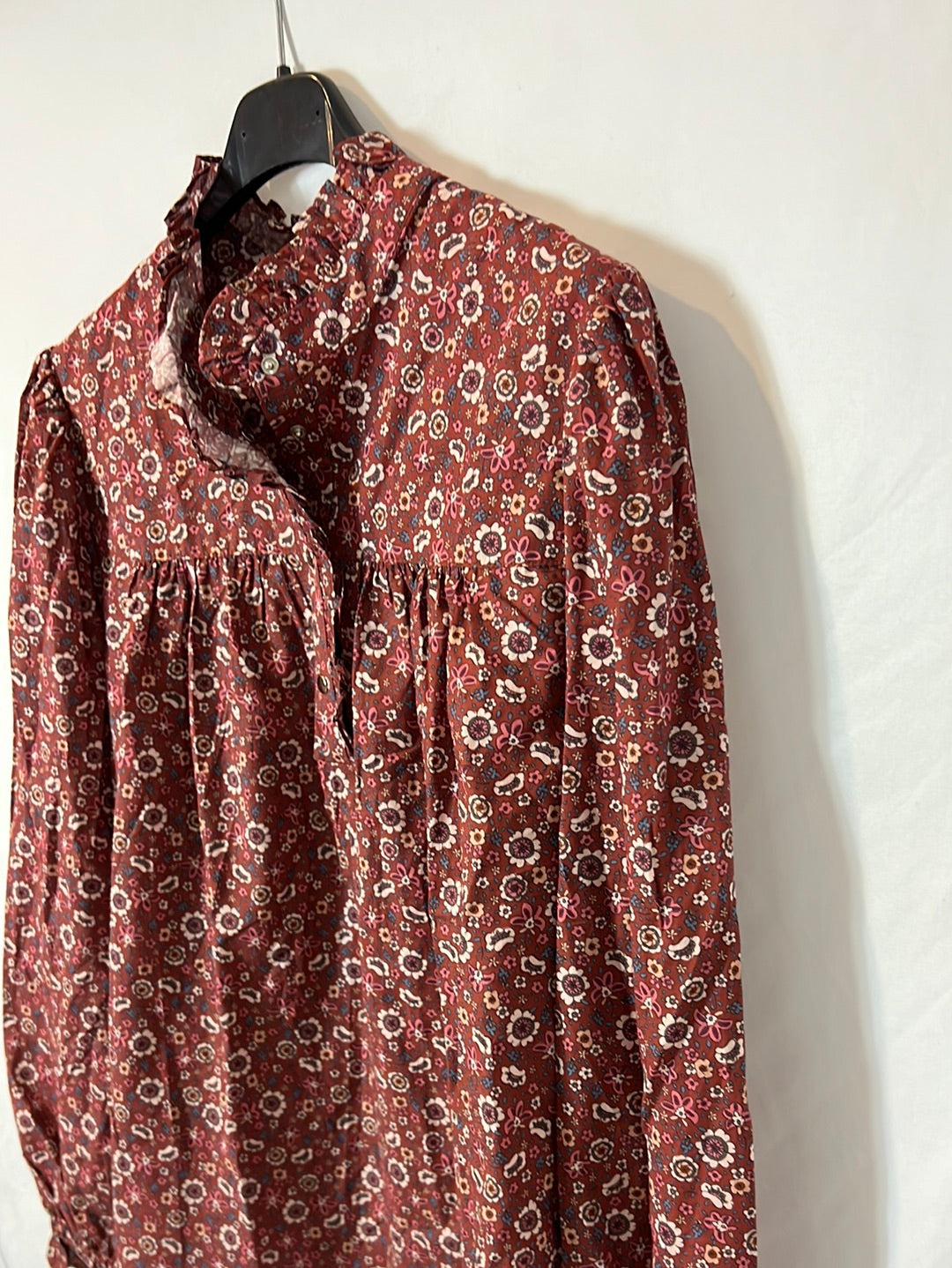 BEA GIMENO. Blusa flores detalle volante. T S