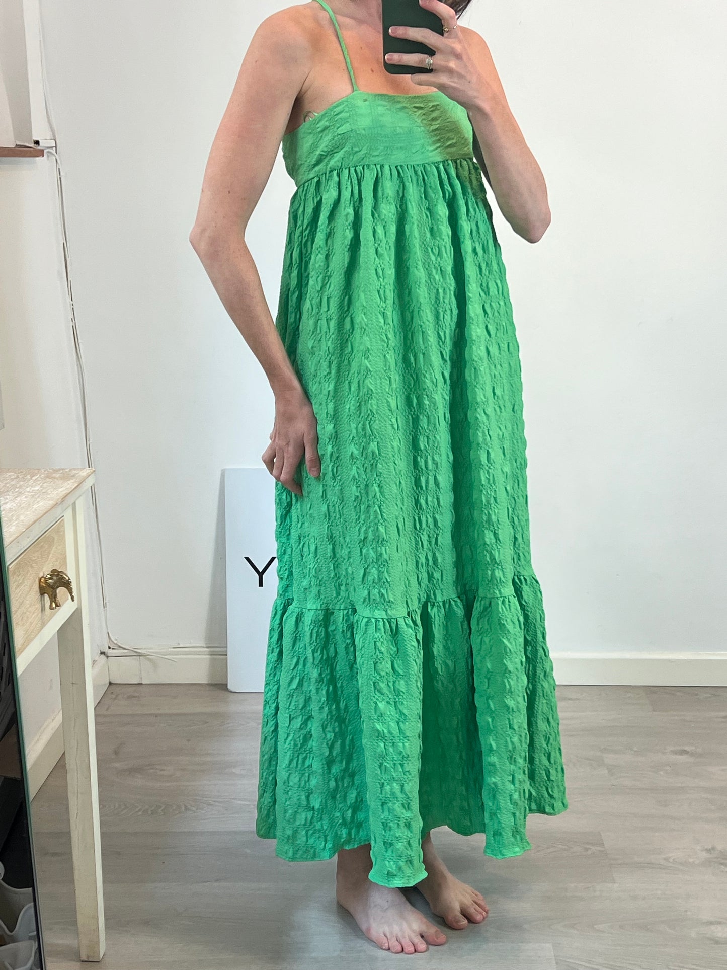 ZARA. Vestido midi verde. T.XS
