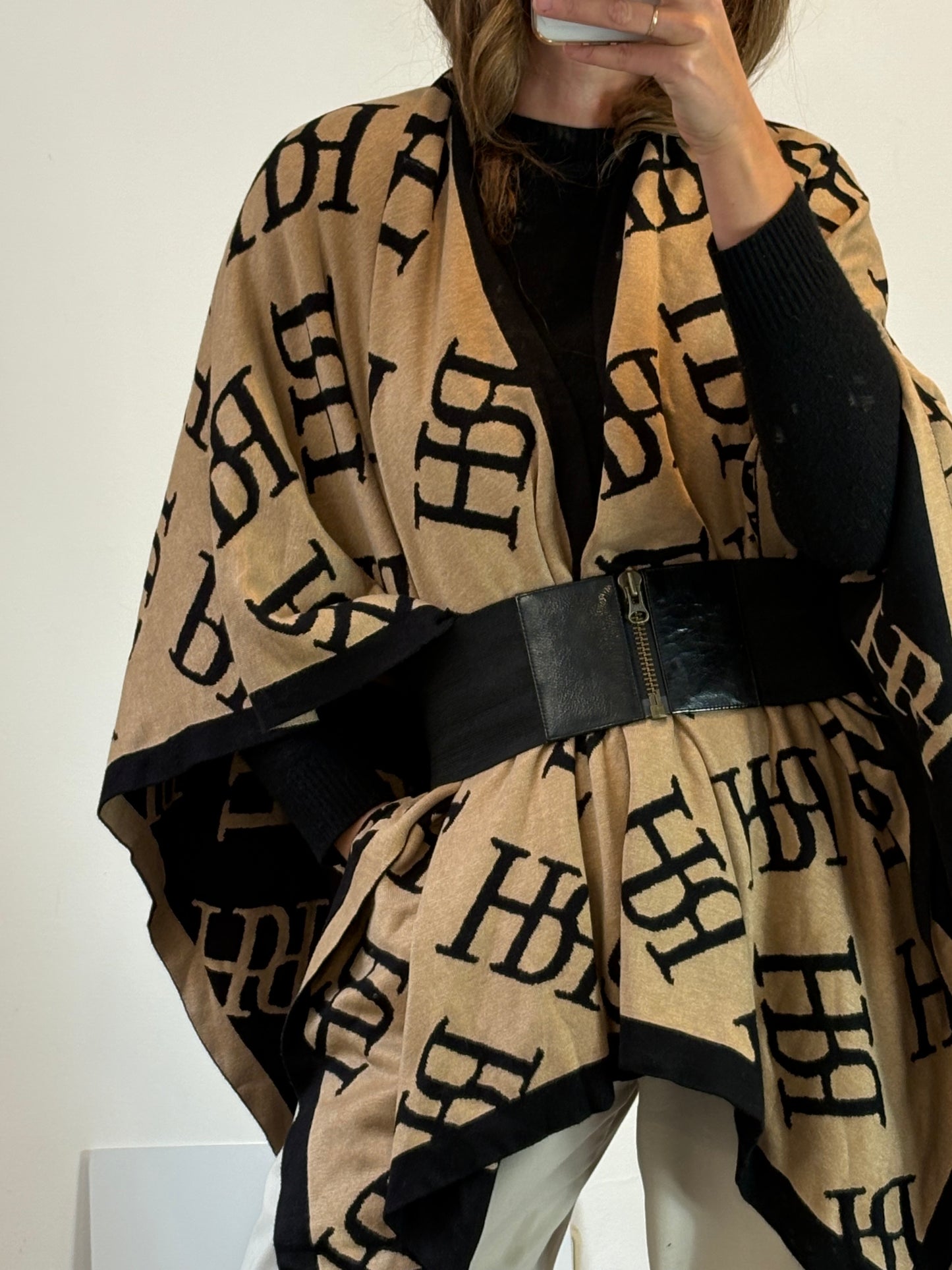 PEDRO DEL HIERRRO. Capa bicolor logo