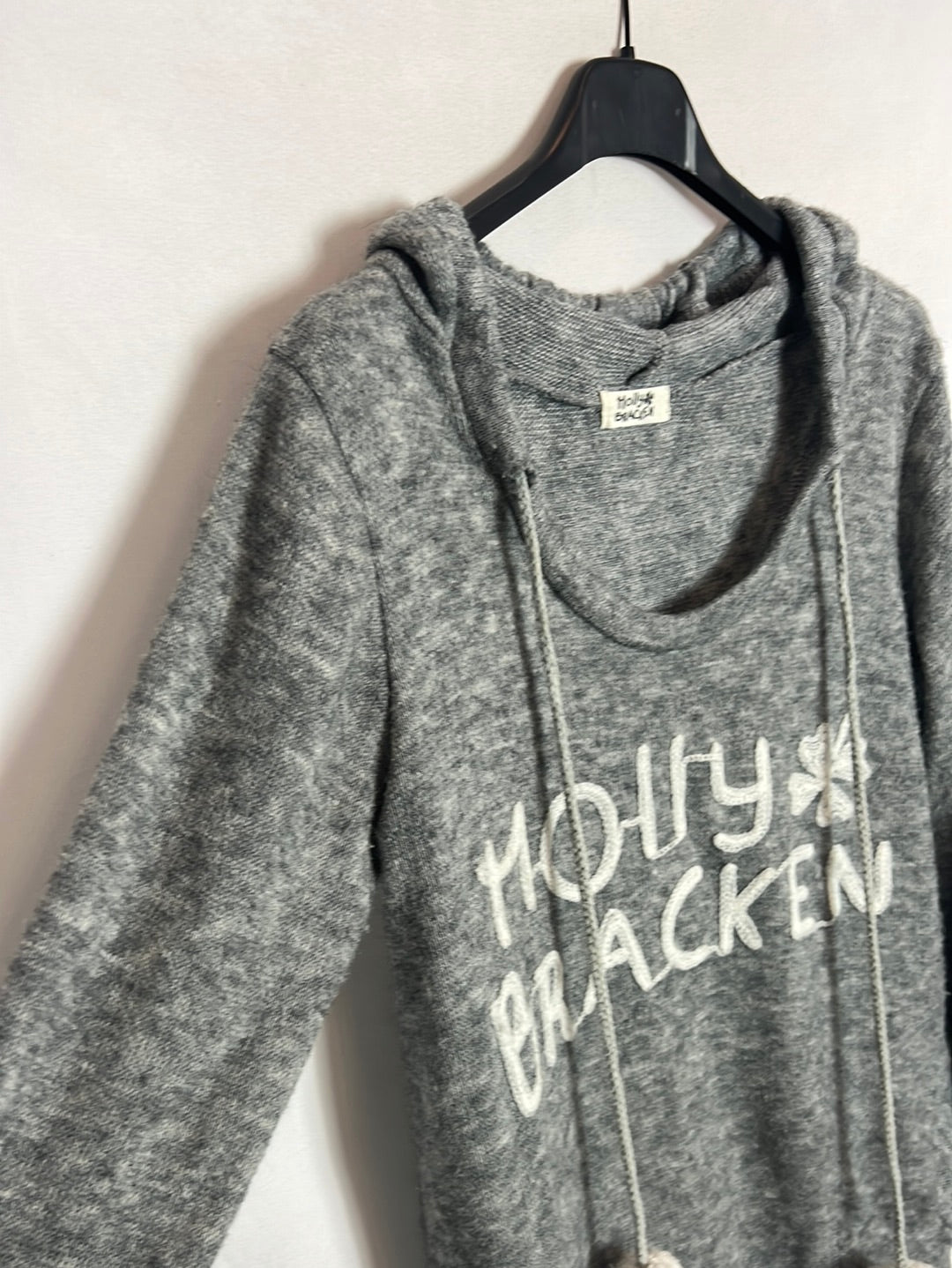 MOLLY BRACKEN. Jersey gris jaspeado capucha. TM