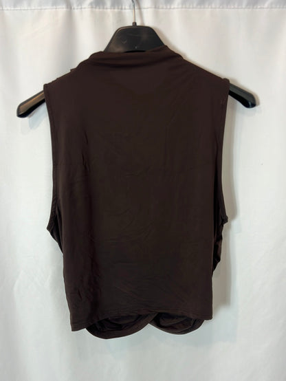 OYSHO. Top elástico marrón cruzado. T M