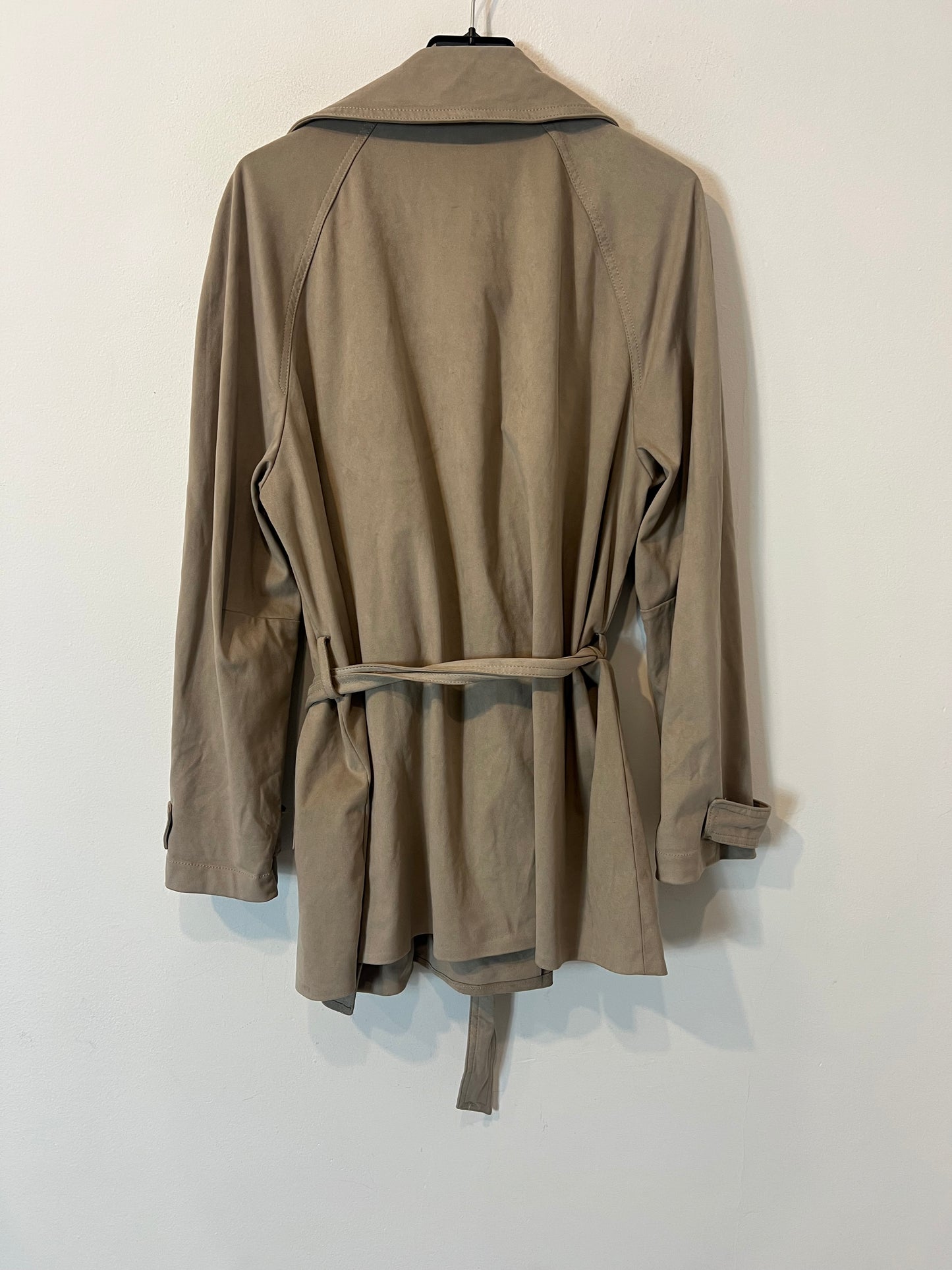 ZARA. Chaqueta beige tostado efecto piel