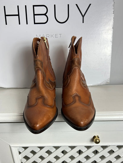 PIKOLINOS. Botines tobilleros cowboy T.38