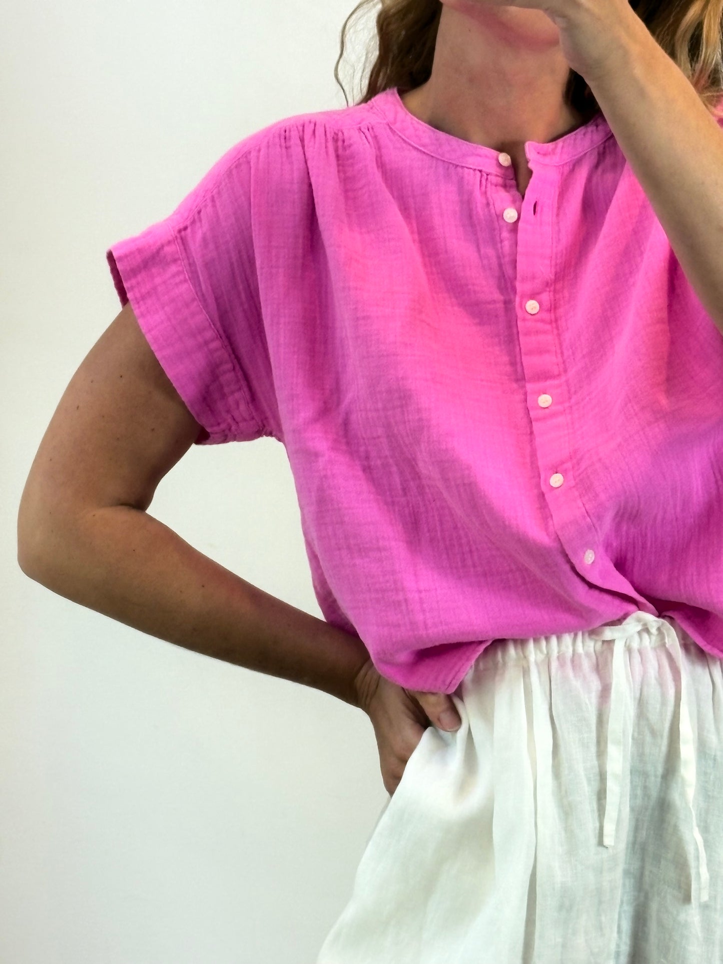 GAP. Blusa fucsia muselina