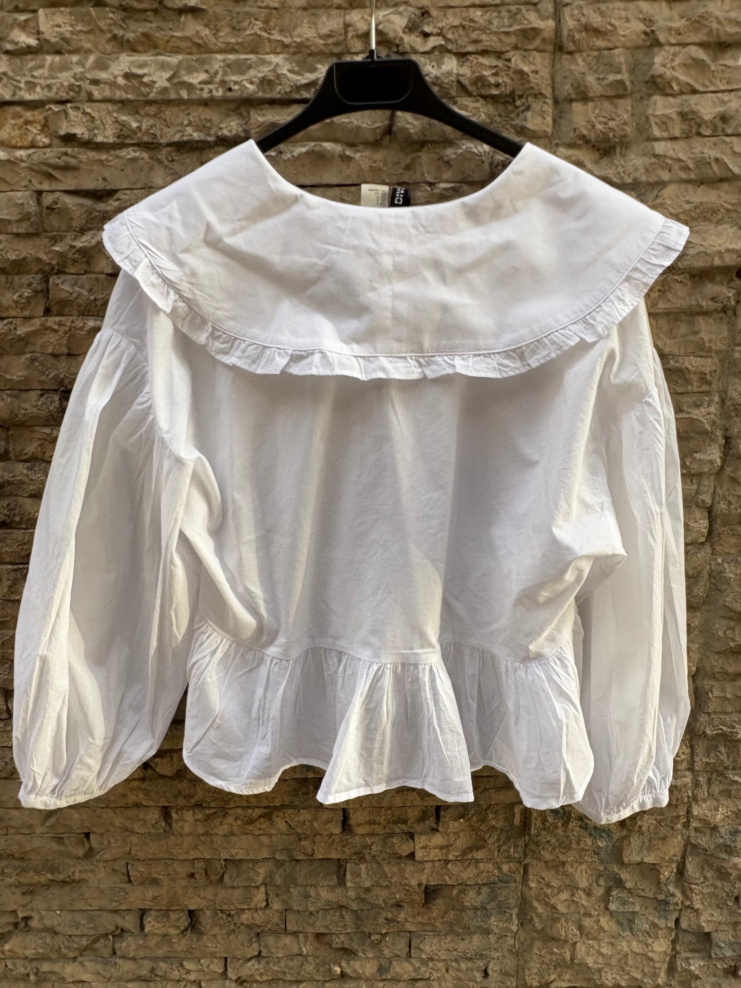 H&M. Blusa blanca lazadas