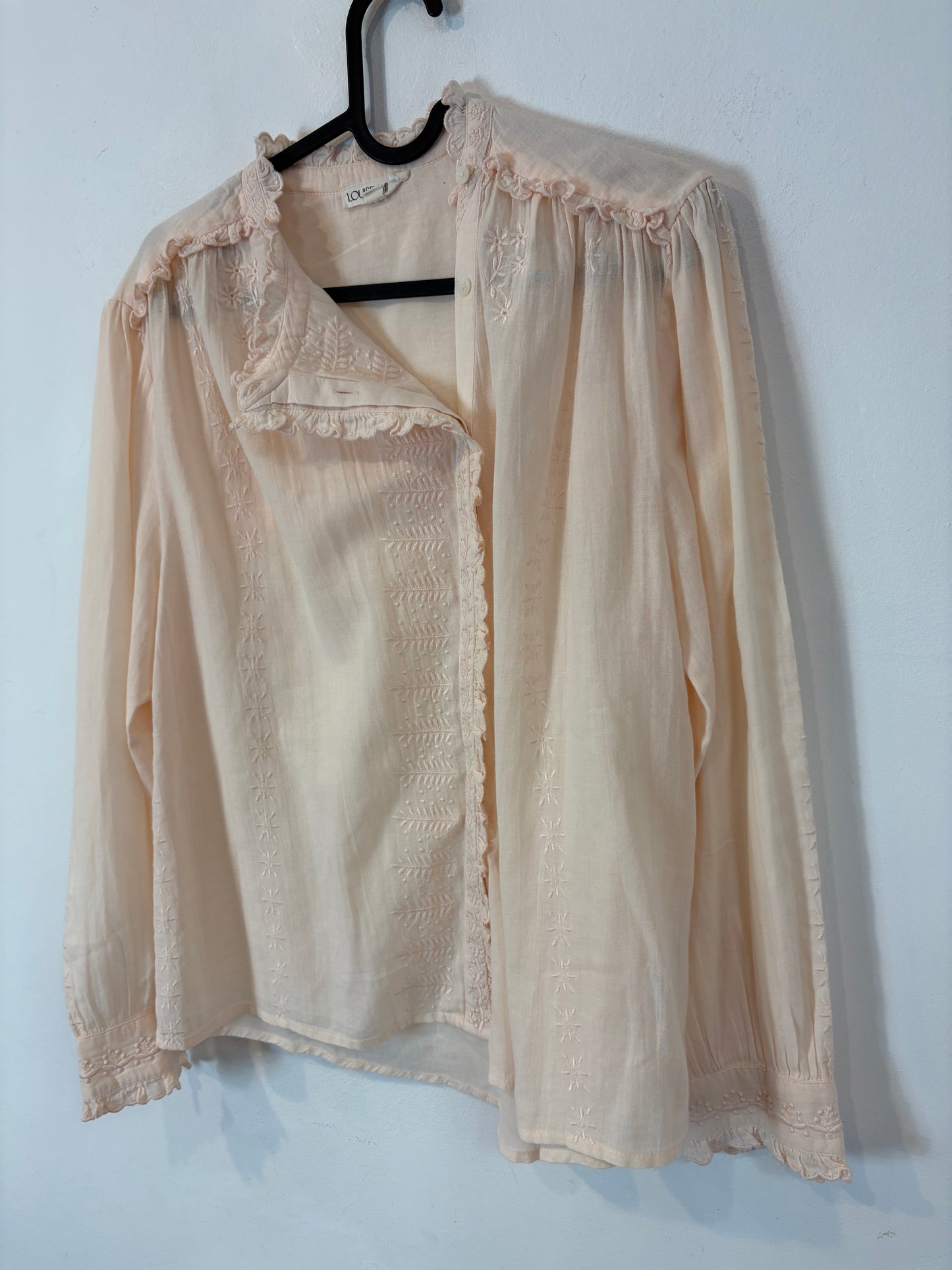 LOUISE MISHA. Blusa rosa claro bordados