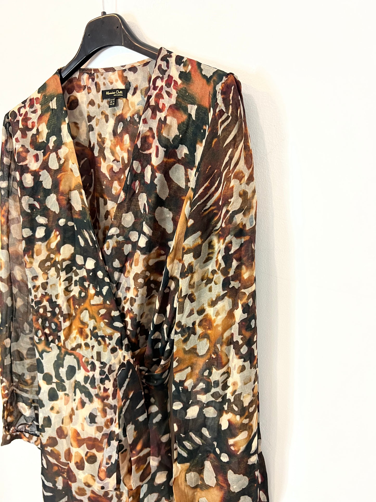 MASSIMO DUTTI. Vestido corto estampado T.40