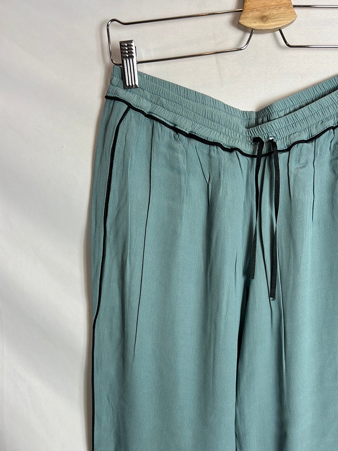 NOON. Flowy blue trousers with seam detail. Size 40