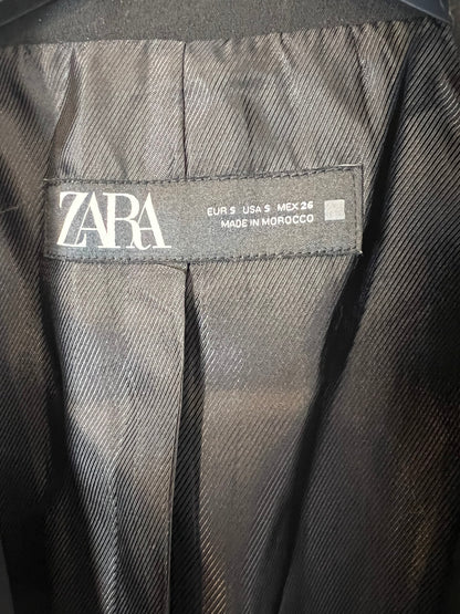 ZARA. Blazer negra solapa satinada. T S