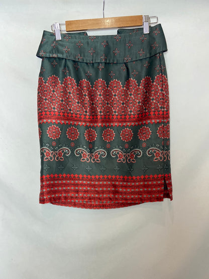 TRUCCO. Falda corta verde estampada T.38