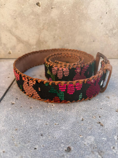 Cinturón piel bordados