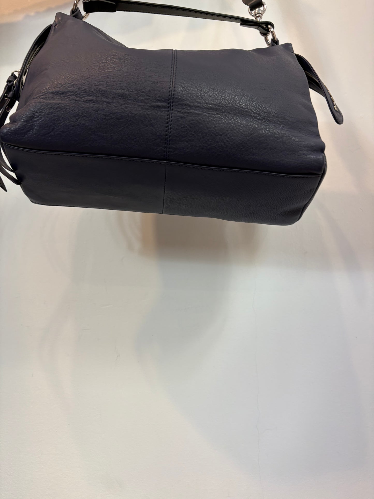 ADOLFO DOMINGUEZ. Bolso piel azul doble asa