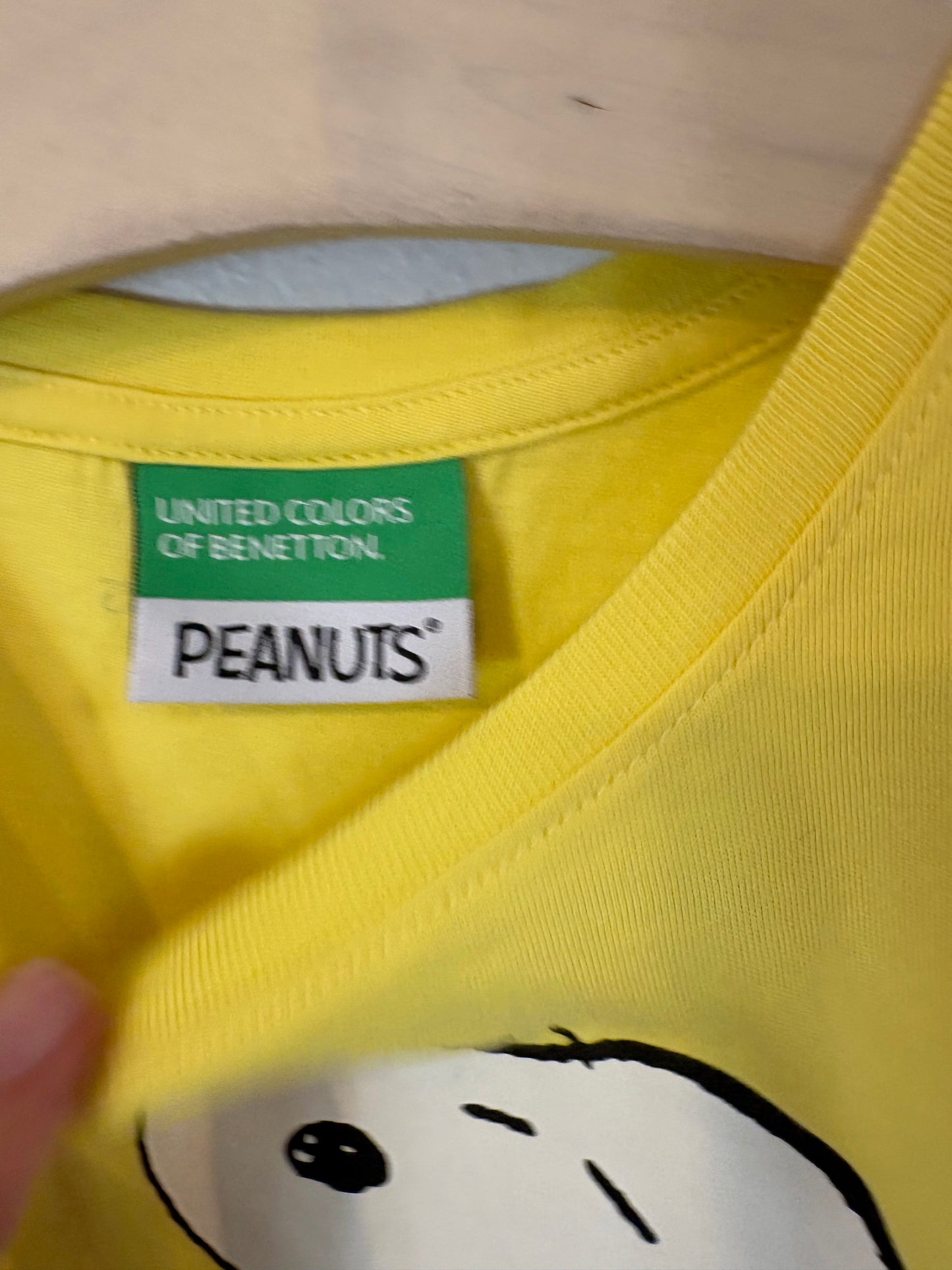 BENETTON. Camiseta amarilla Snoopy T.5-6 años