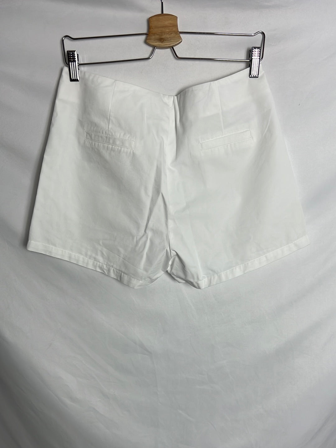 SFERA. Bermuda blanca botones. T 40
