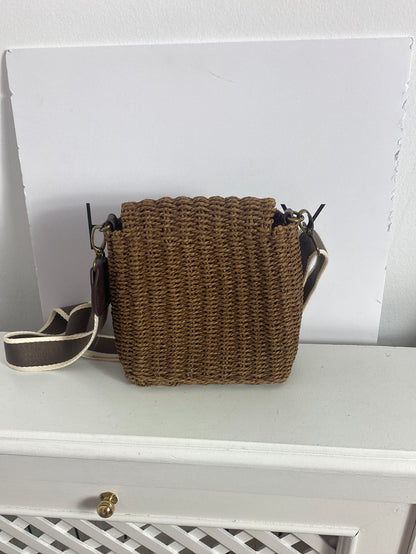 GLOKO. Bolso rafia marrón
