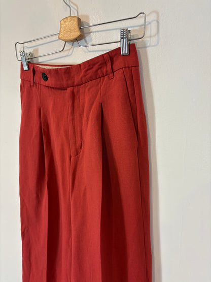 ZARA. Pantalón fluido pinzas. T XS