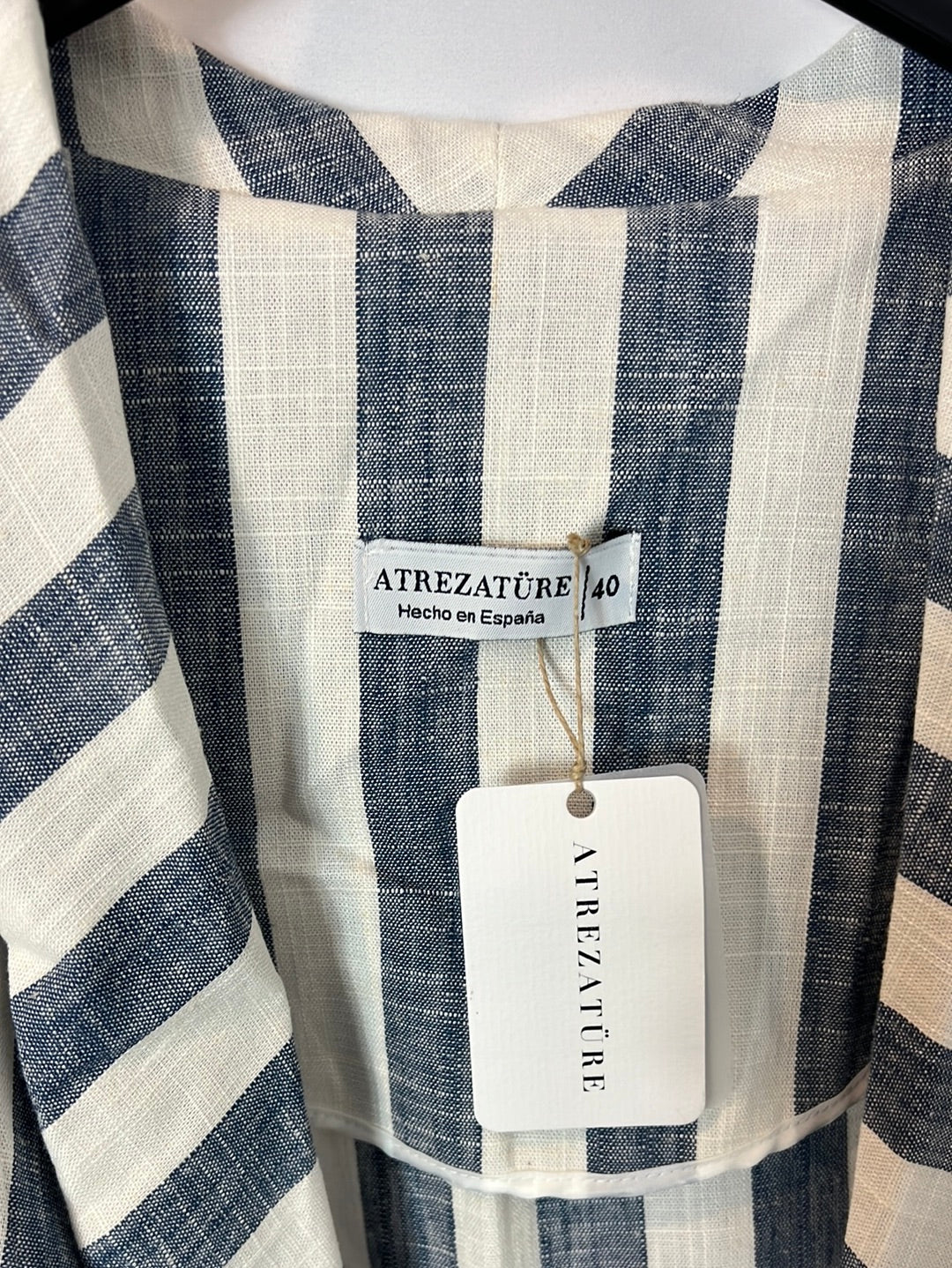 ATREZATÜRE. Blazer Lino rayas. T 40