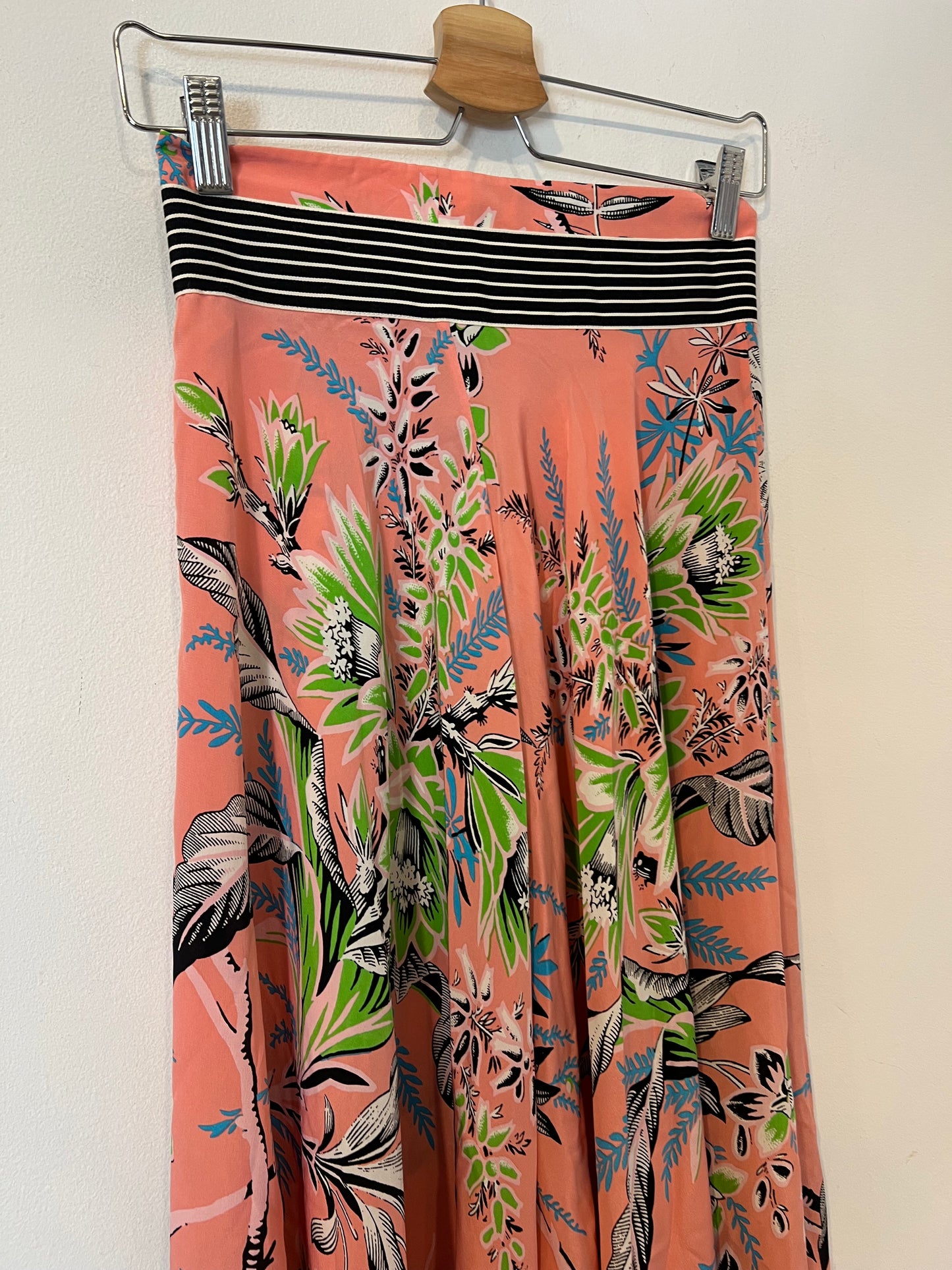 DIANE VON FURSTENBERG. Falda larga estampada seda