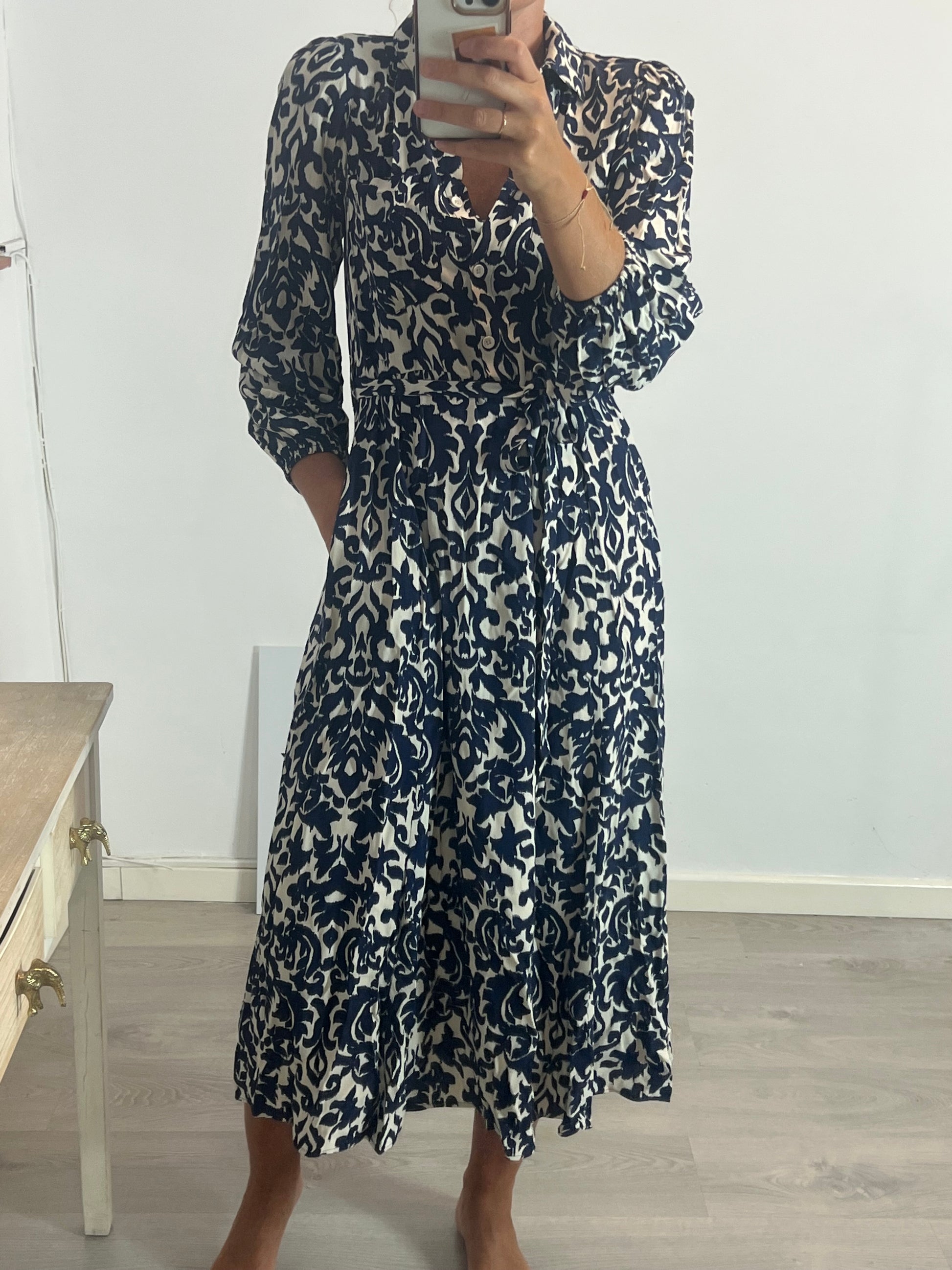 blue print dress zara POPLIN PRINT MIDI DRESS - Blue / White