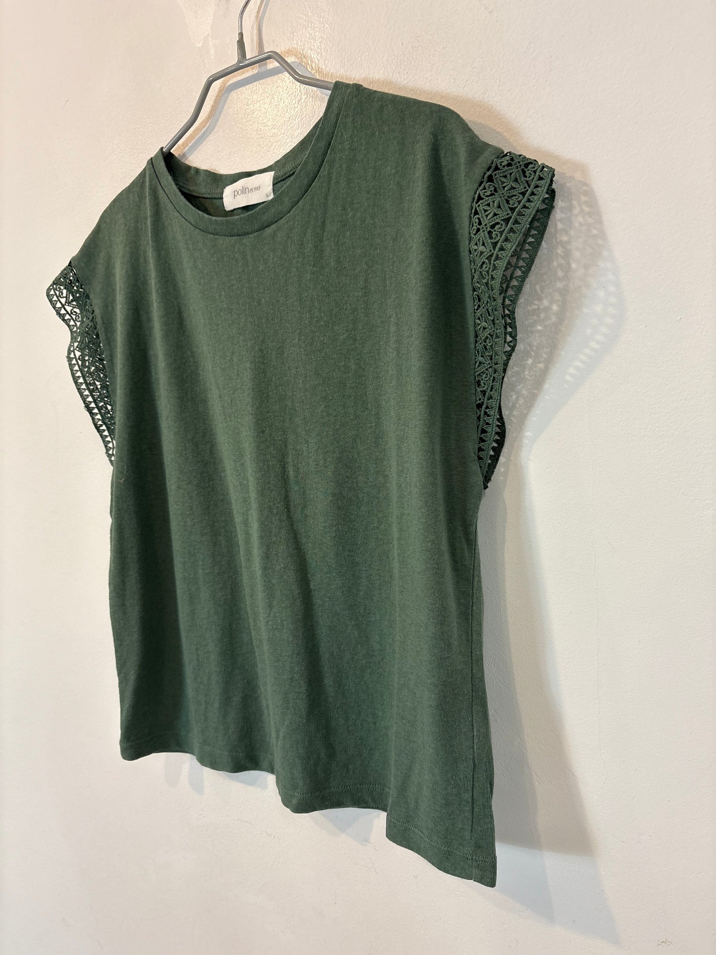 POLÍN ET MOI. Camiseta verde lino