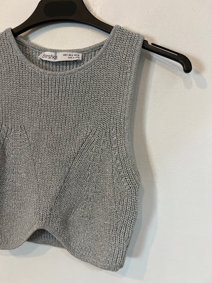 BERSHKA. Top gris hilos T.s