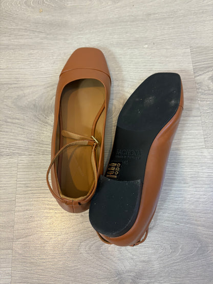 LACHOIX. Bailarina piel hebilla camel T 40