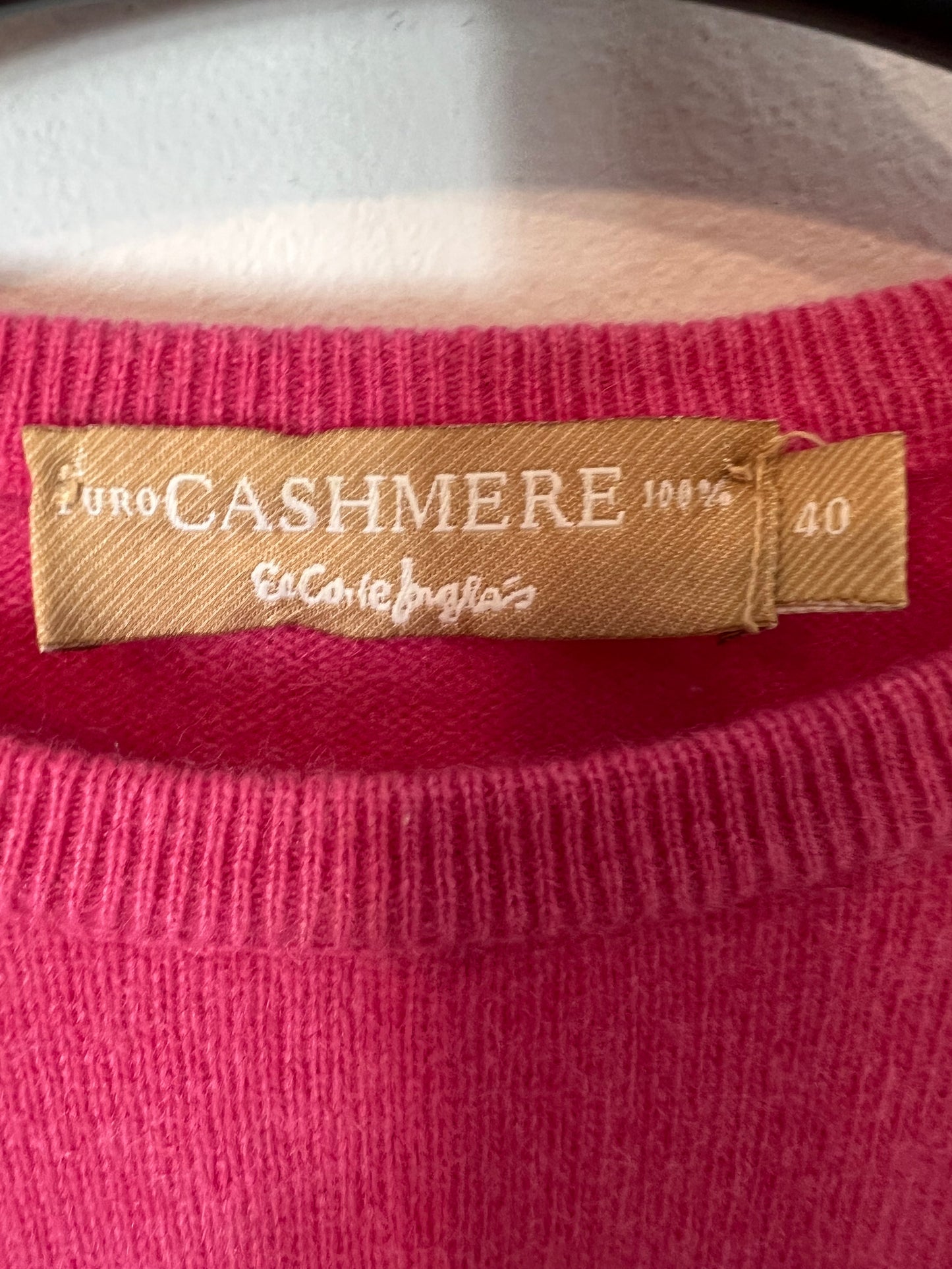 EL CORTE INGLÉS. Fuchsia cashmere sweater. Size 40 (S/M)