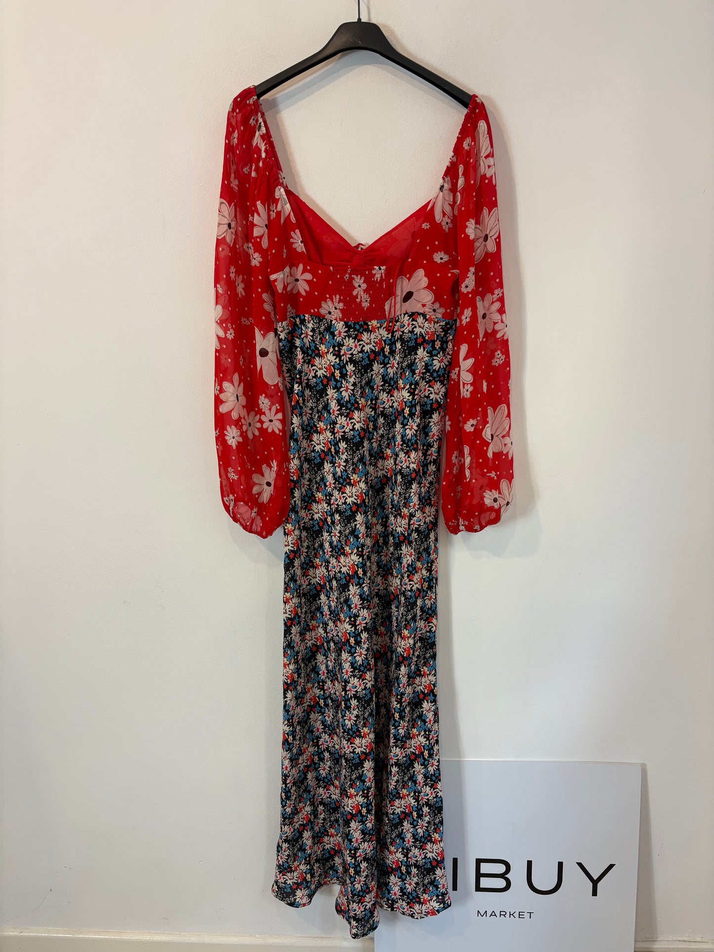 AMEÉ. Sleeveless fringed sweater S.(s)