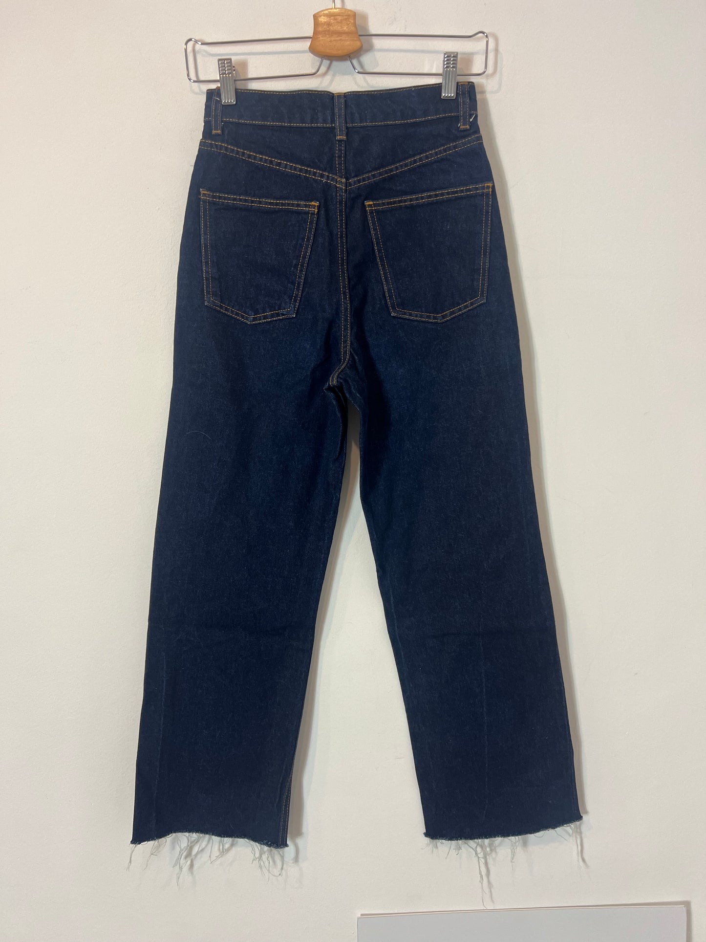 ZARA. Denim recto azul oscuro .T 34