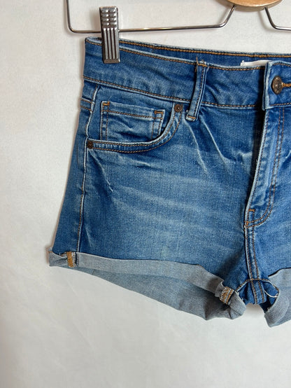 MANGO. Mini shorts denim T.36