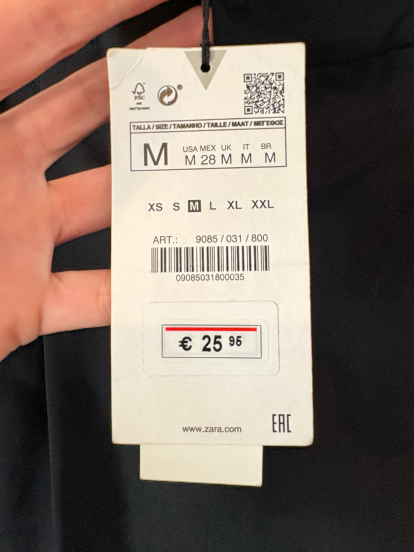 ZARA. Pantalón negro sastre