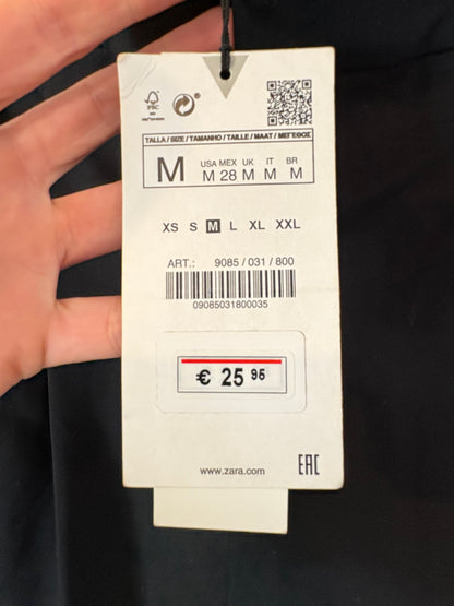 ZARA. Pantalón negro sastre