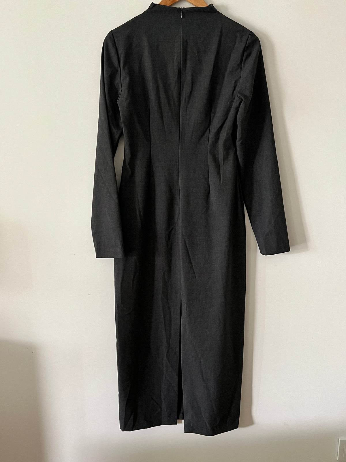 ZARA. Vestido gris cuello perkins