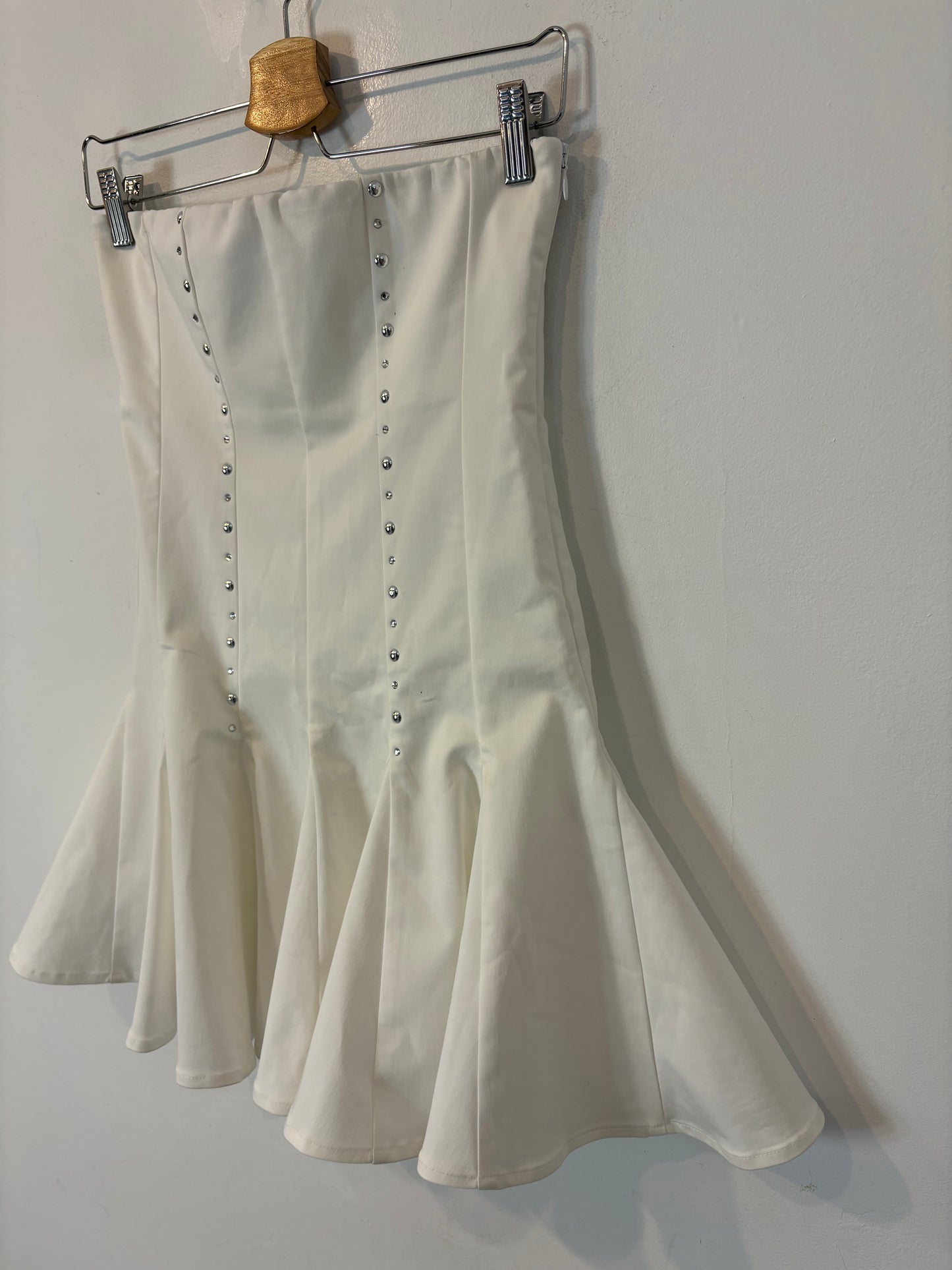 GIMAGUAS. Vestido palabra de honor tachuelas