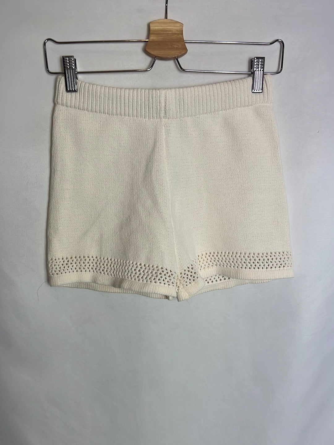 ZARA. Pantalón corto punto. T S