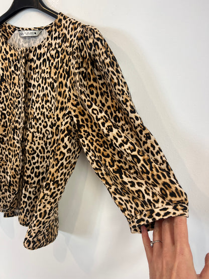 ZARA. Blusa animal print mangas T.s
