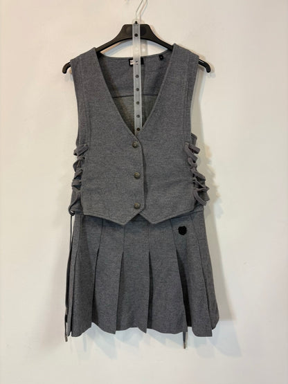 THE KOOPLES. Conjunto gris textura
