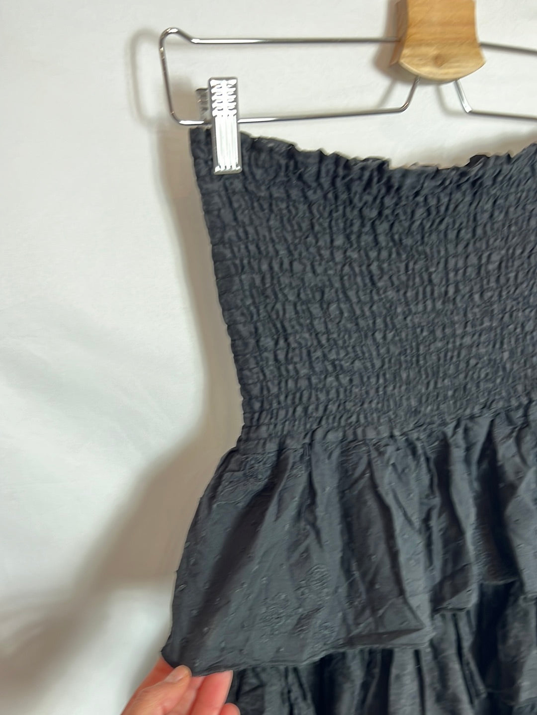 BANANA MOON.  Vestido corto plumeti negro. T L