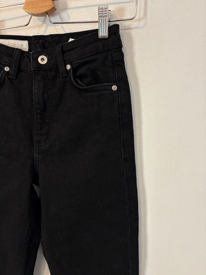 ZARA. Denim negro recto
