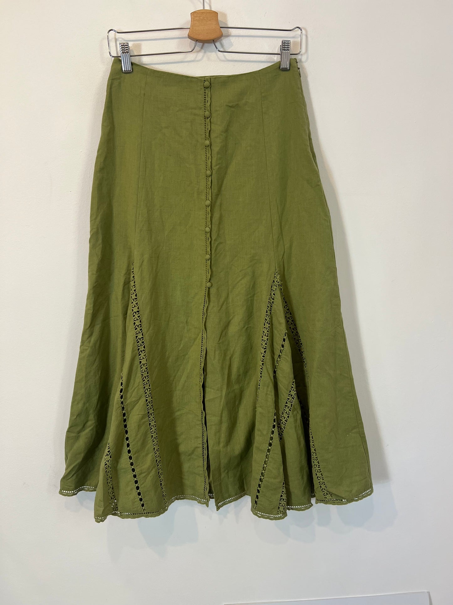 SÉZANE. Falda verde troquelada. T 36