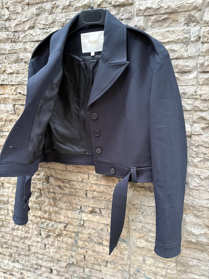 MAJE. Chaqueta negra cinturón