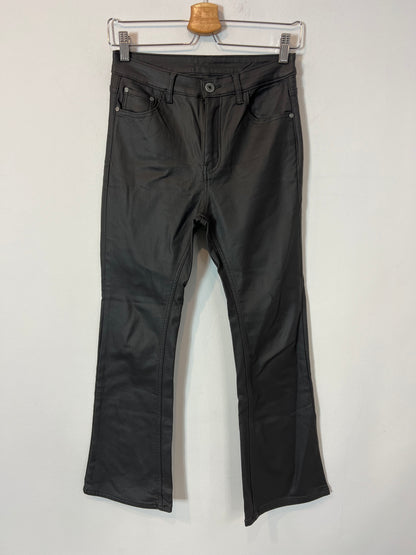 O´LIVIA. Pantalón gris verdoso encerado T.36