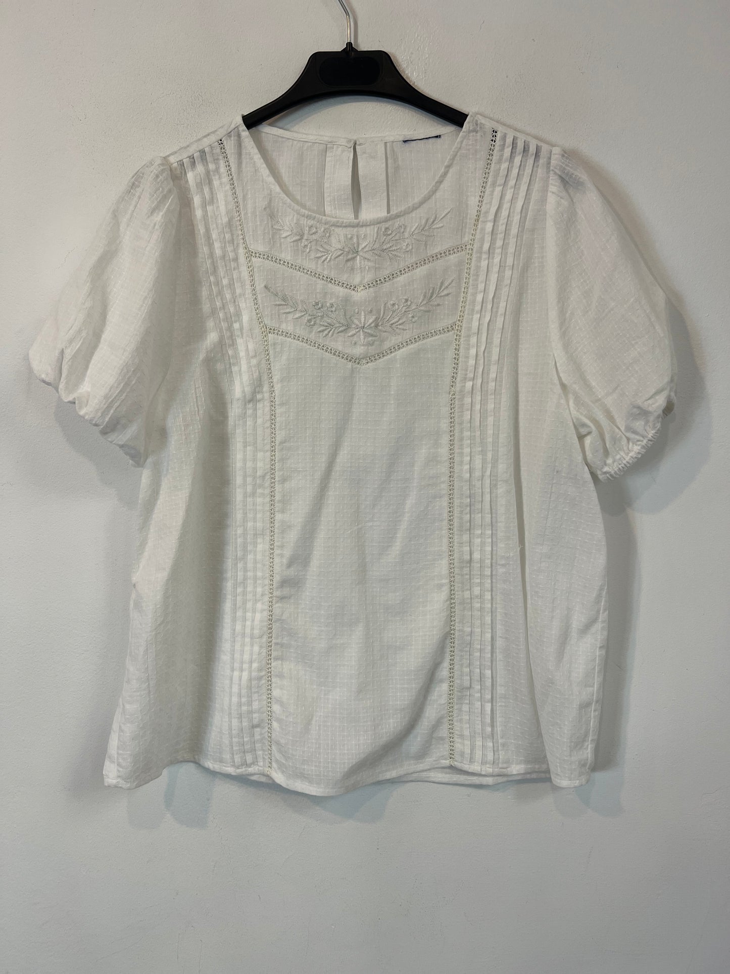 OTRAS. Blusa blanca bordada manga corta T.u(S)