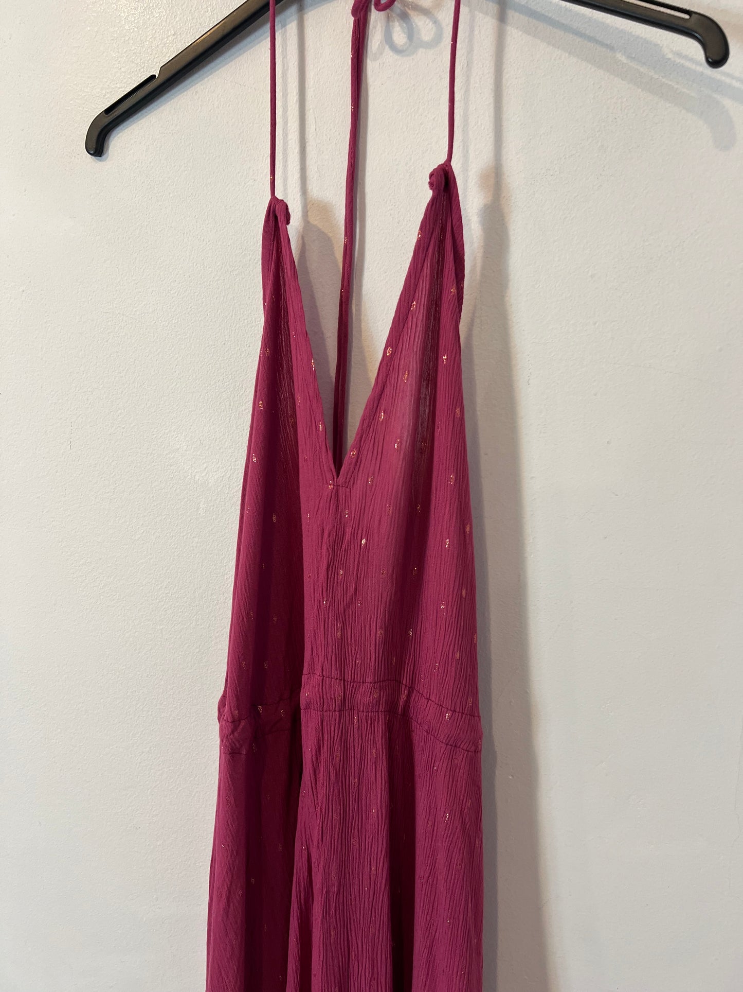 BASYCO. Vestido rosa detalles