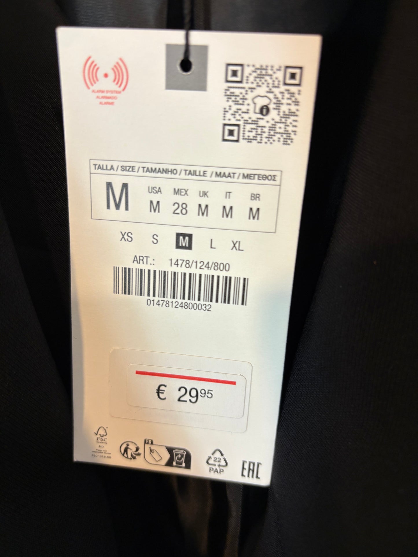 ZARA. Chaleco negro cropped