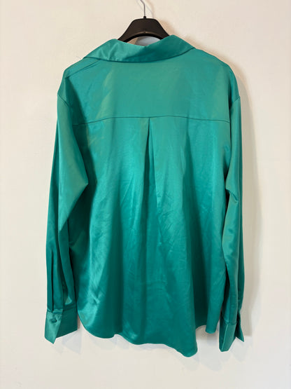 SANTANA DE MORA. Turquoise satin shirt. Size 36