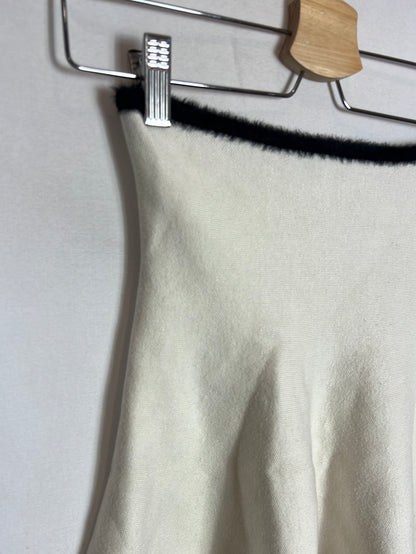 ZARA. Raw beige knit skirt Tm