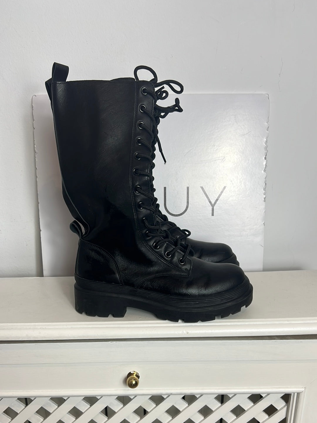 OTRAS. Botas negra militar T.37