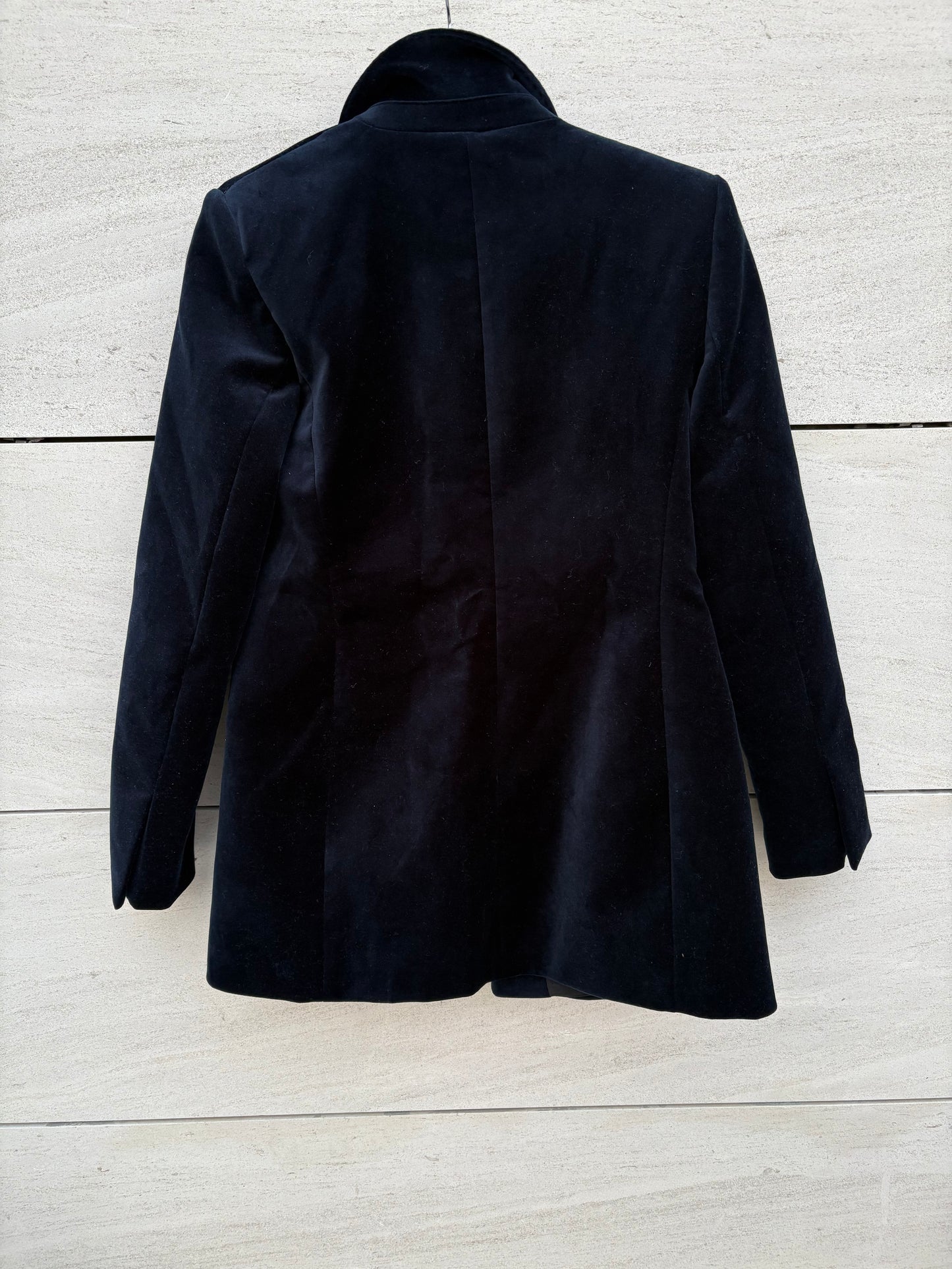 ZARA. Blazer terciopelo botones dorados