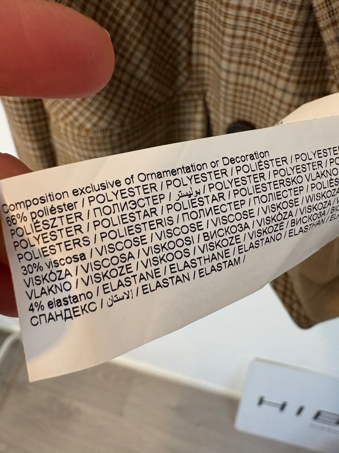 INTROPIA. Traje de chaqueta cuadros tonos beiges